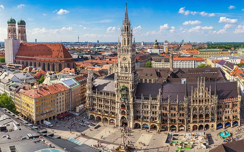 Luftaufnahme vom Münchner Marienplatz.